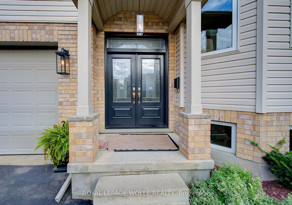 325-middle-street-cambridge-ontario-x12405778