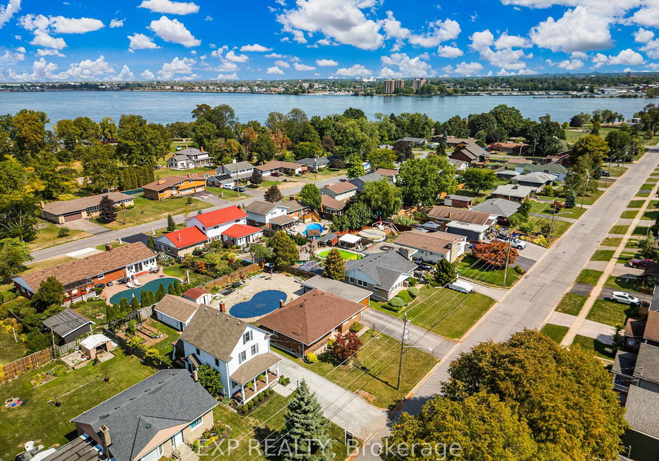 246-bowen-road-fort-erie-ontario-x12406120