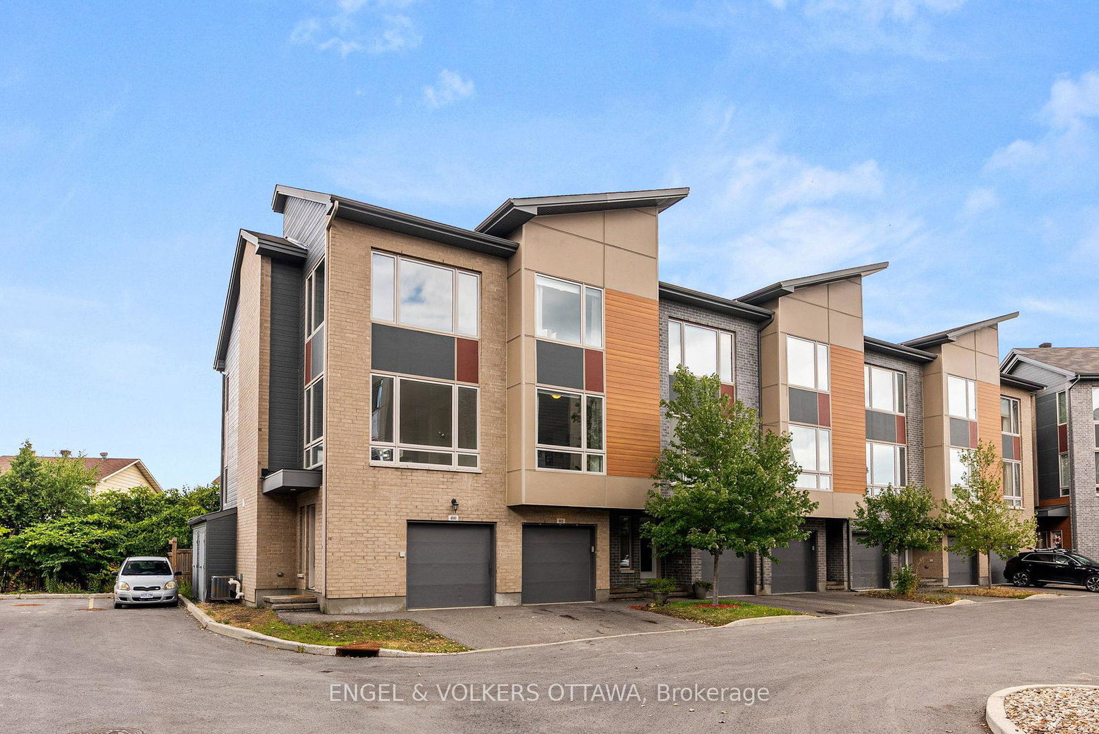 602-terravita-private-ottawa-ontario-x12406213