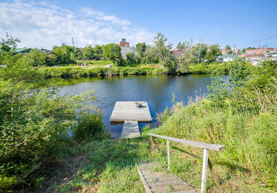 30-taylor-road-bracebridge-ontario-x12406309