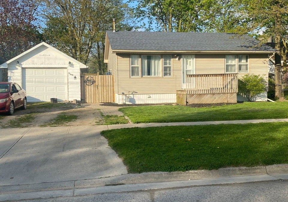 239-elizabeth-street-southwest-middlesex-ontario-x12406332