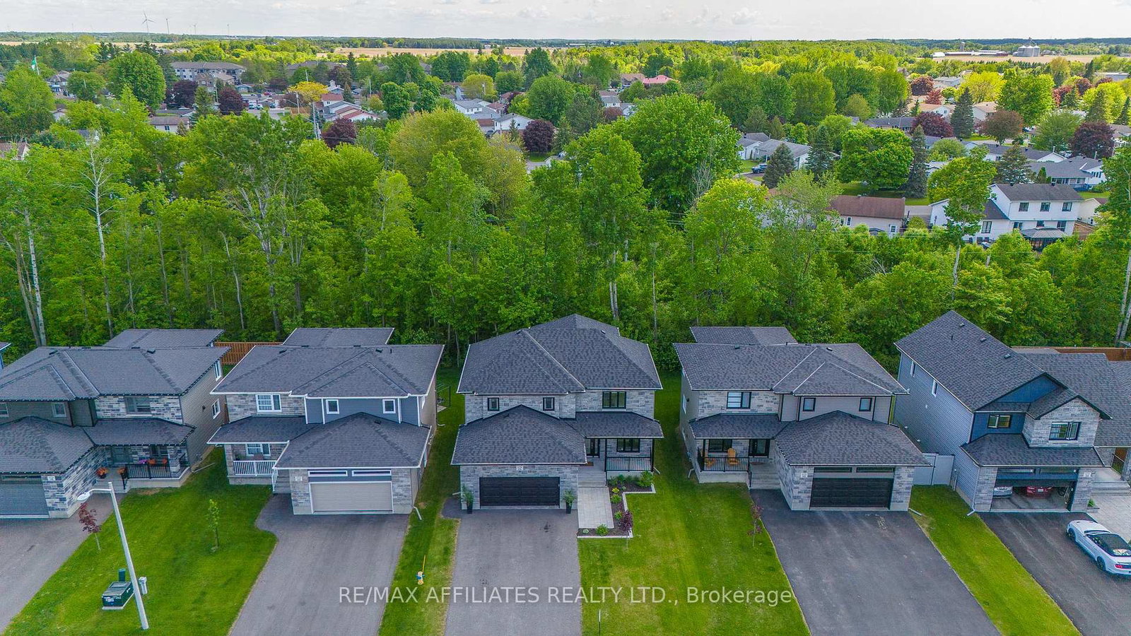 156-hybrid-street-russell-ontario-x12406636