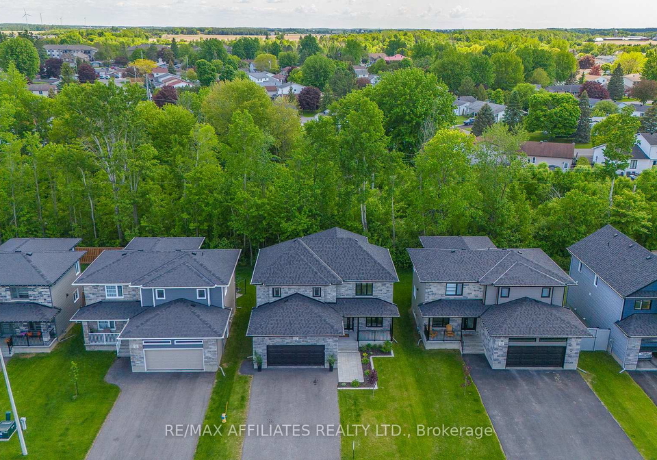156-hybrid-street-russell-ontario-x12406636