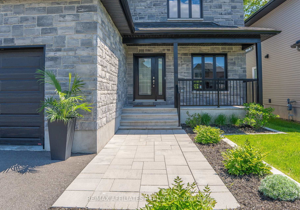 156-hybrid-street-russell-ontario-x12406636