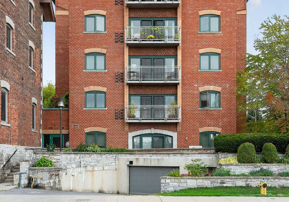 2-bay-street-kingston-ontario-x12406646
