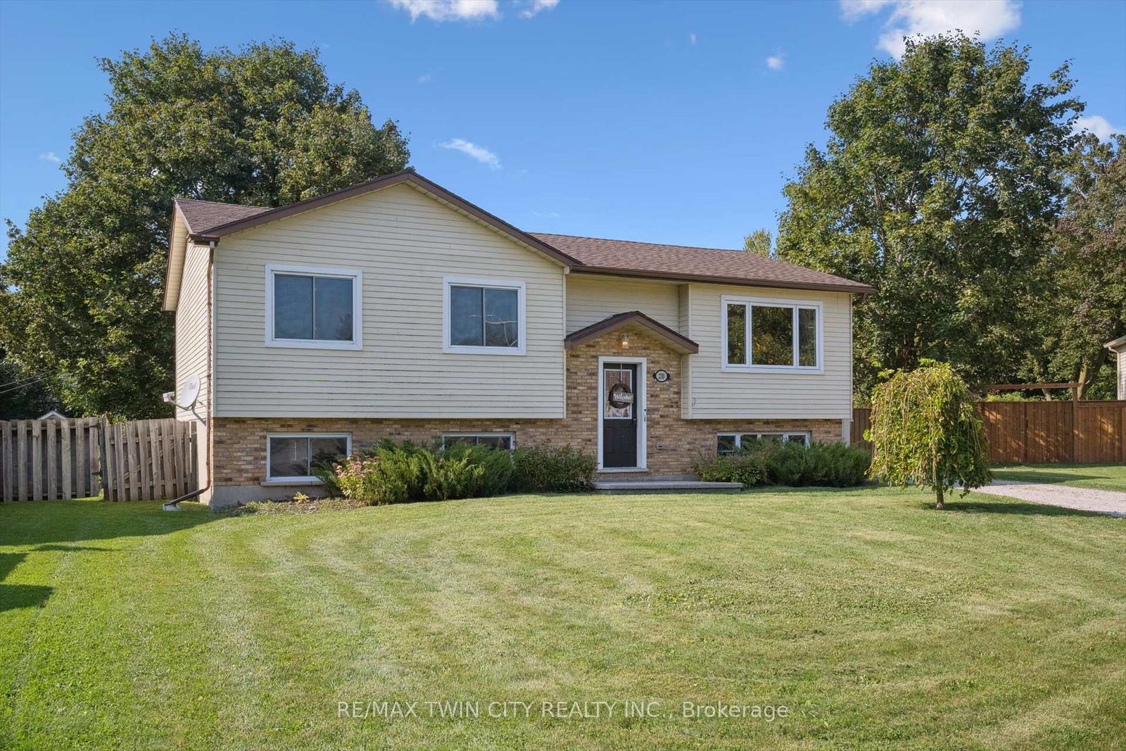 230-arris-crescent-west-perth-ontario-x12407135
