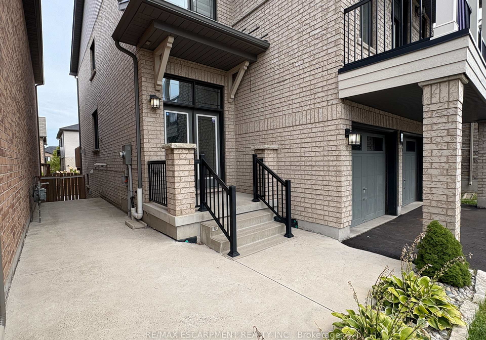 39-west-glen-avenue-hamilton-ontario-x12407189