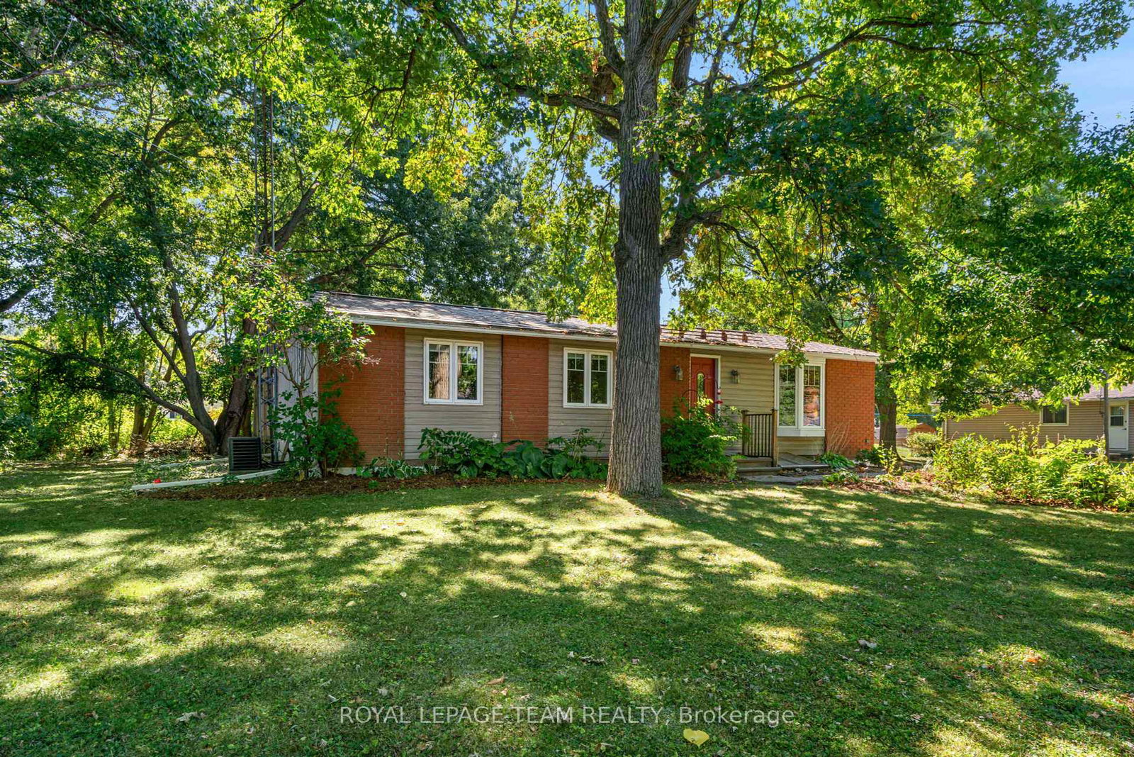 11-sutton-drive-edwardsburghcardinal-ontario-x12407724