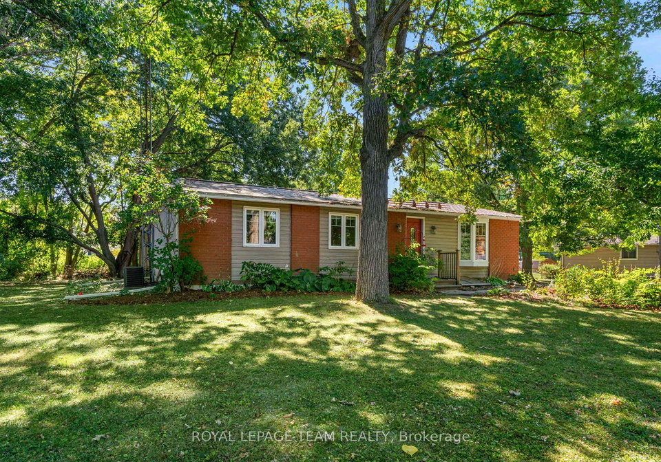 11-sutton-drive-edwardsburghcardinal-ontario-x12407724