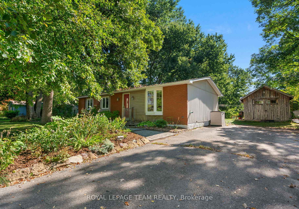 11-sutton-drive-edwardsburghcardinal-ontario-x12407724
