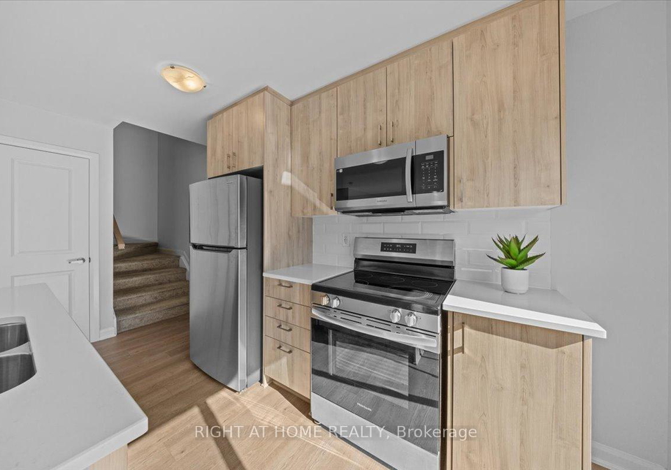 1328-creekway-private-kanata-ontario-x12408165