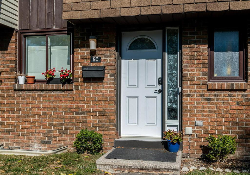 5c-woodvale-green-ottawa-ontario-x12408369