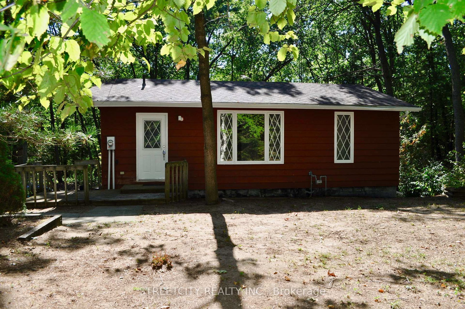 10271-mary-avenue-lambton-shores-ontario-x12408377
