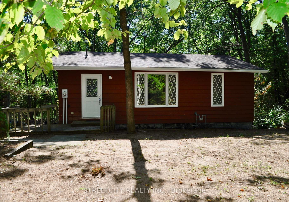 10271-mary-avenue-lambton-shores-ontario-x12408377