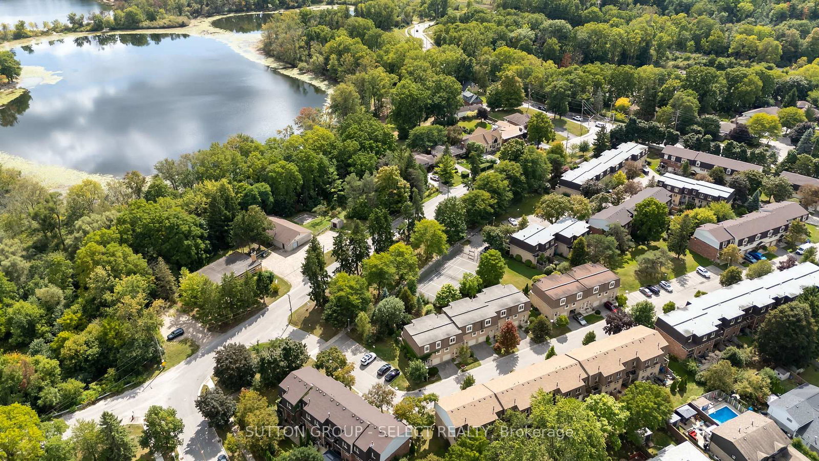 900-pond-view-road-london-south-ontario-x12408579
