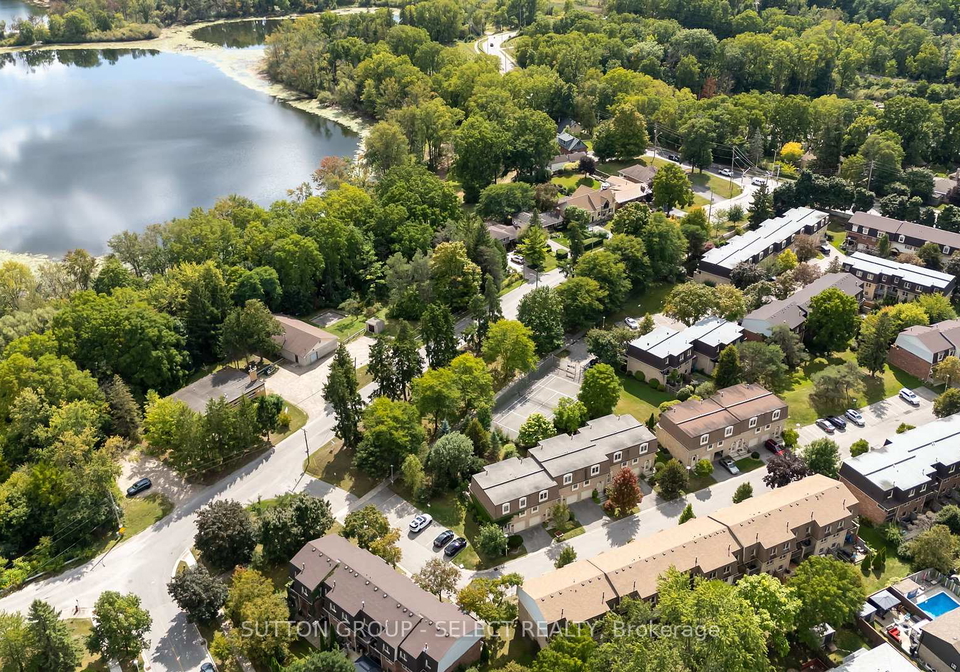 900-pond-view-road-london-south-ontario-x12408579