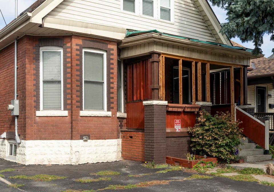 147-kensington-avenue-n-hamilton-ontario-x12408581
