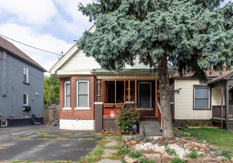 147-kensington-avenue-n-hamilton-ontario-x12408581