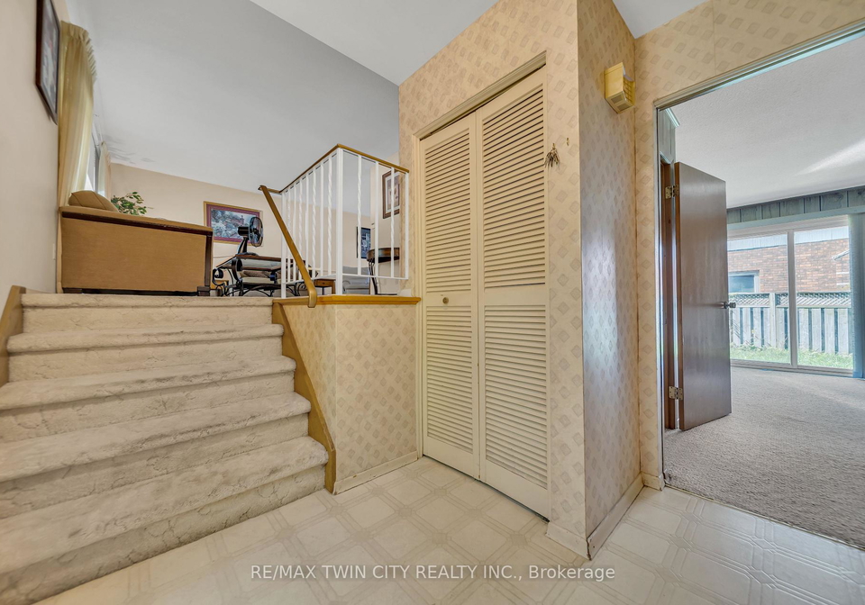 395-mossom-place-waterloo-ontario-x12408626