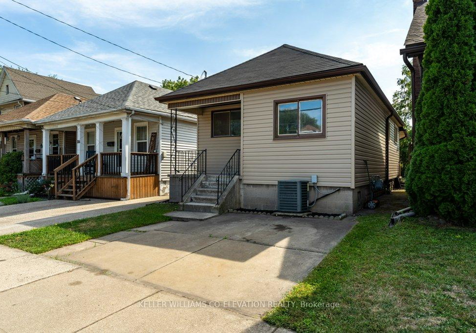 134-mcanulty-boulevard-hamilton-ontario-x12408648