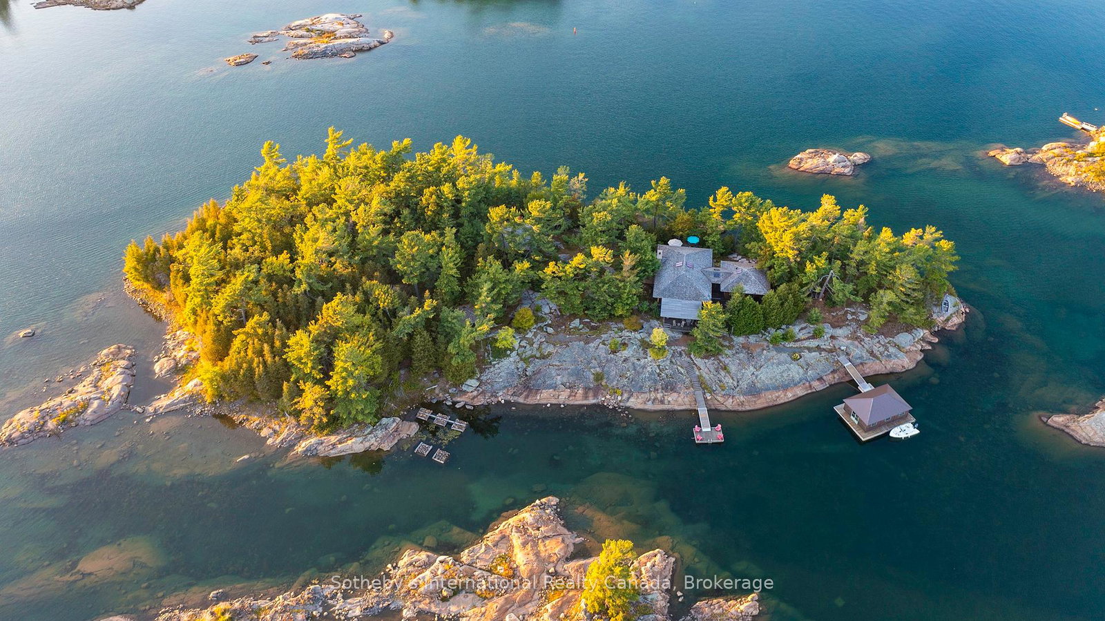 1-a266-island-the-archipelago-ontario-x12408767