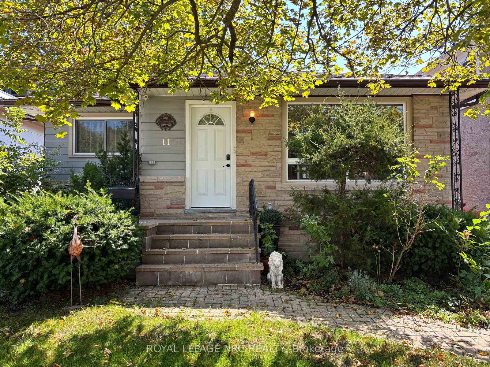 11-rebecca-street-st-catharines-ontario-x12408856