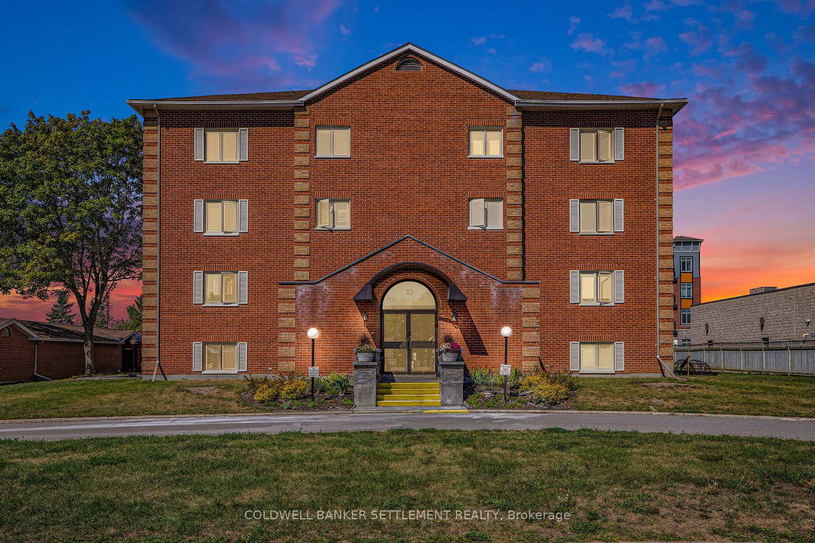 10-armstrong-drive-smiths-falls-ontario-x12408861