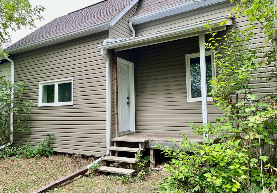 216-jane-street-bonnechere-valley-ontario-x12408981