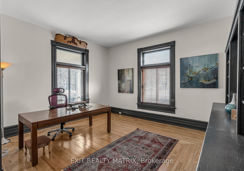 94-king-street-north-dundas-ontario-x12409376