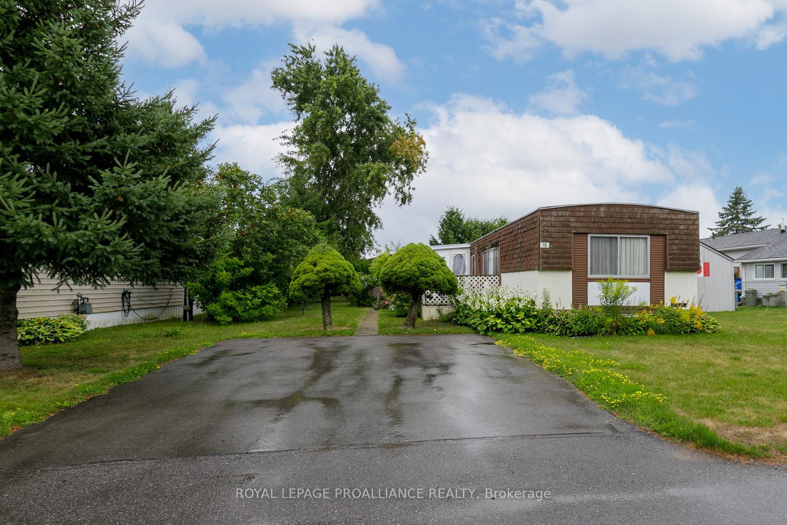 15-thrush-lane-quinte-west-ontario-x12409551