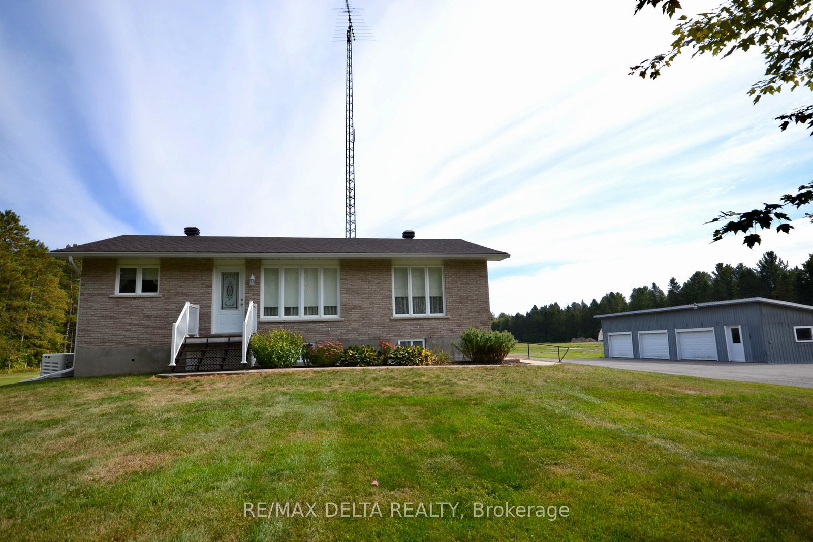 4725-champlain-street-clarence-rockland-ontario-x12409704