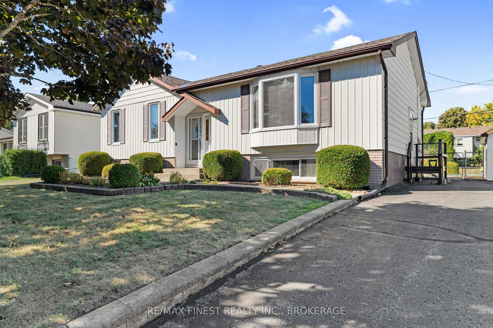 7-huff-avenue-loyalist-ontario-x12409745