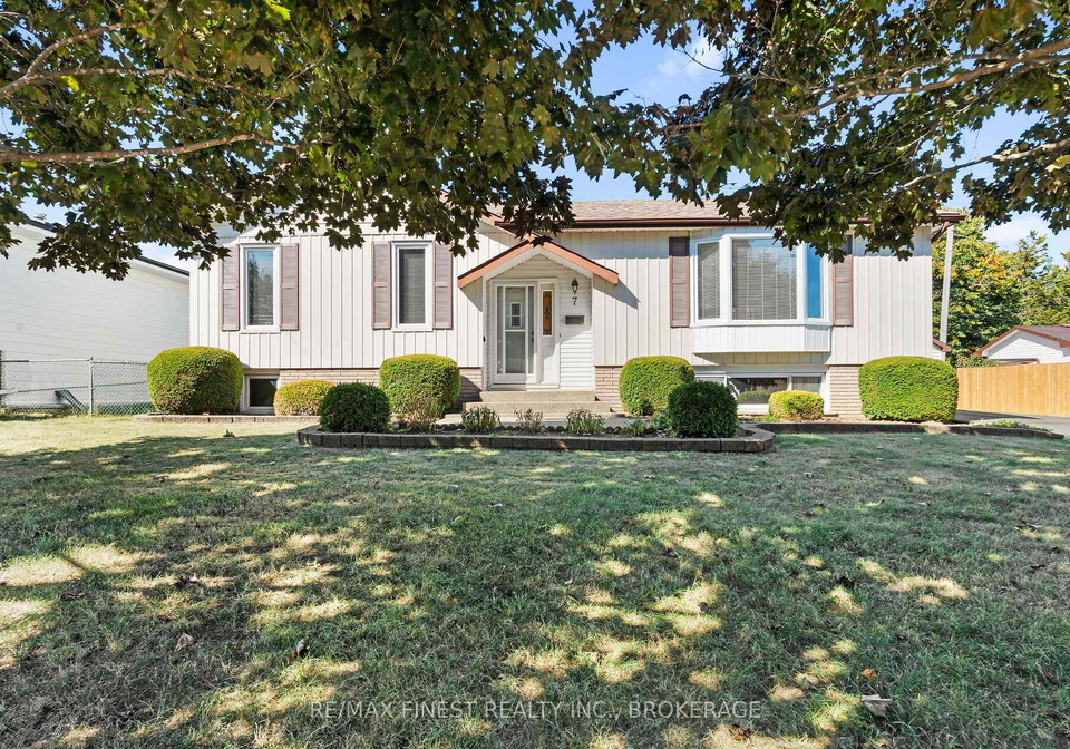 7-huff-avenue-loyalist-ontario-x12409745