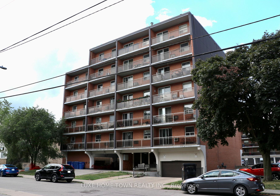 30-summit-avenue-hamilton-ontario-x12410059