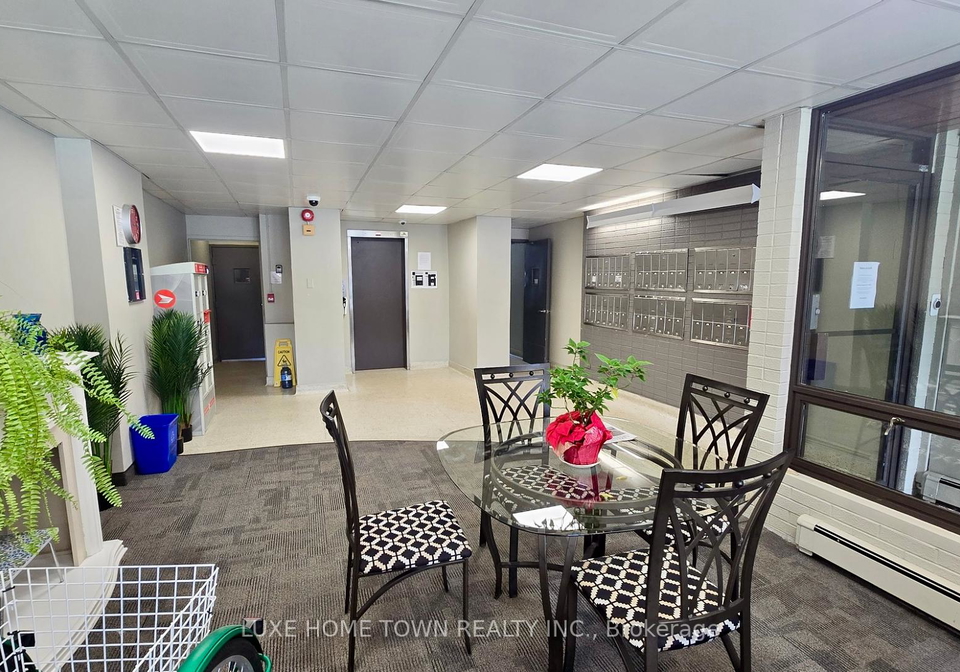 30-summit-avenue-hamilton-ontario-x12410059