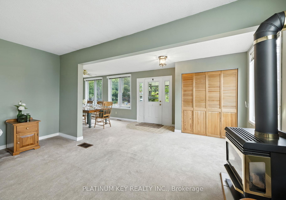 2331-wellington-street-strathroy-caradoc-ontario-x12410121