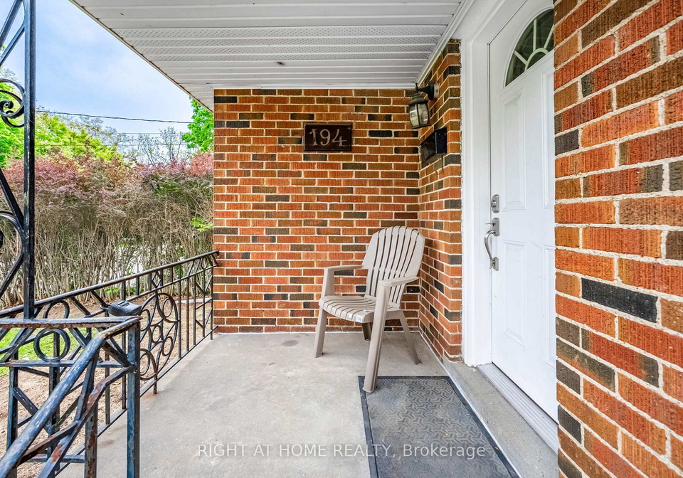194-cline-avenue-s-hamilton-ontario-x12410403