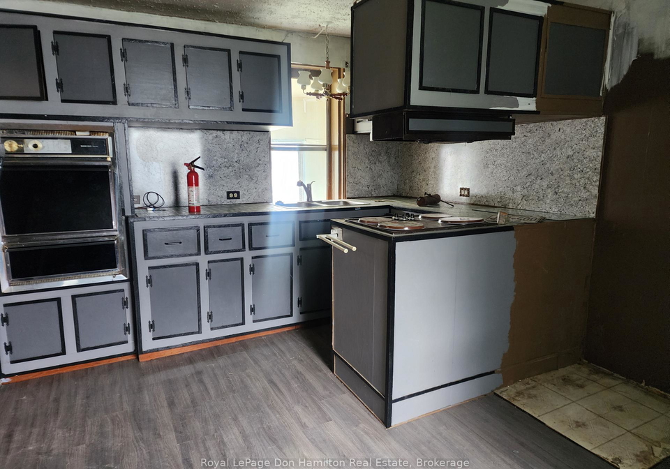 21-peter-street-s-brockton-ontario-x12410533