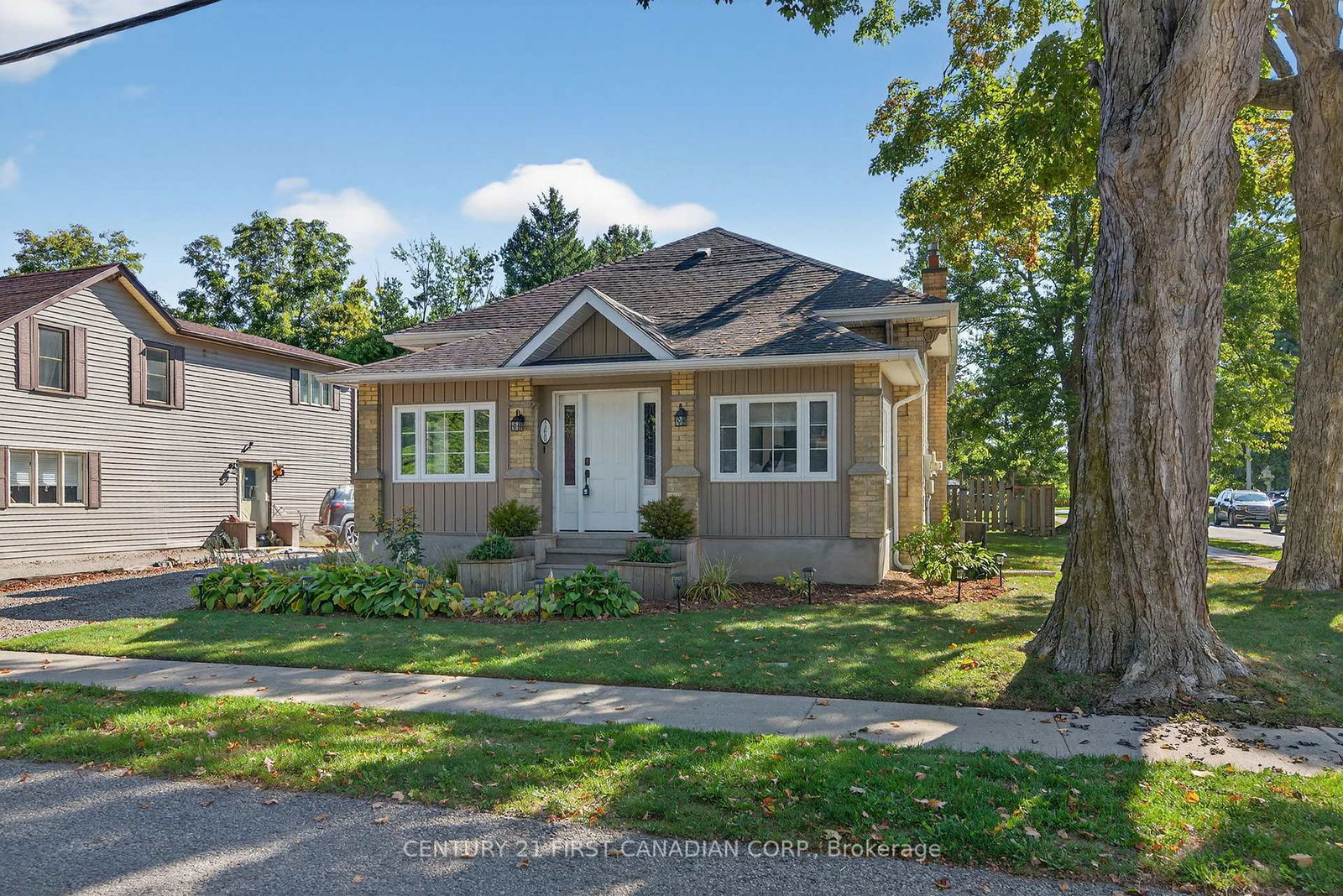 160-catherine-street-north-middlesex-ontario-x12411464