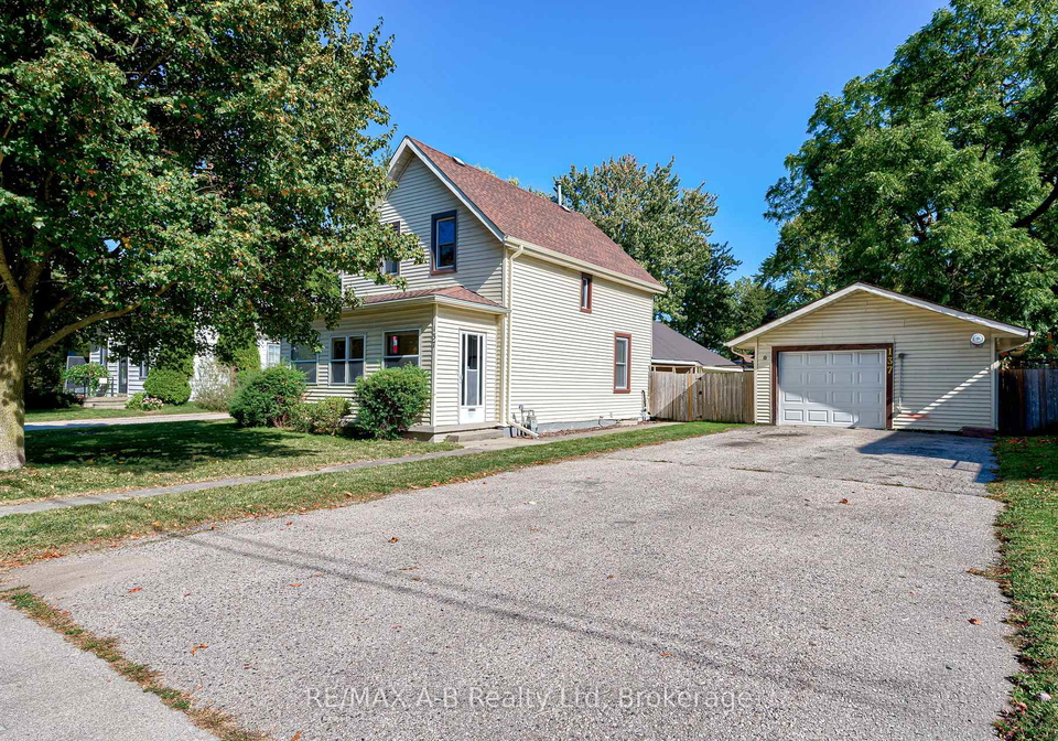 137-dufferin-street-stratford-ontario-x12411938