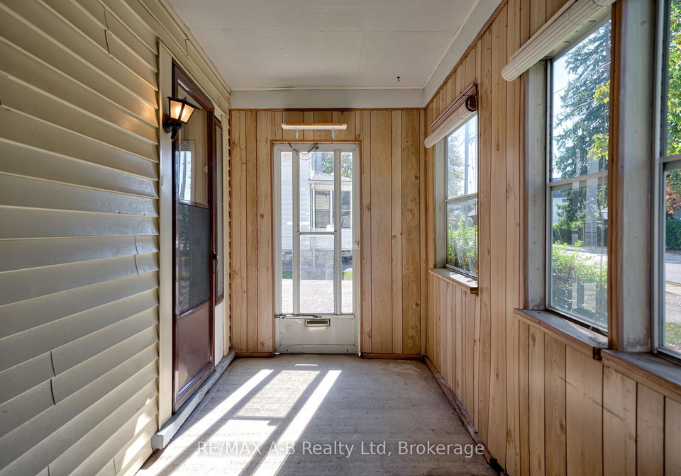 137-dufferin-street-stratford-ontario-x12411938