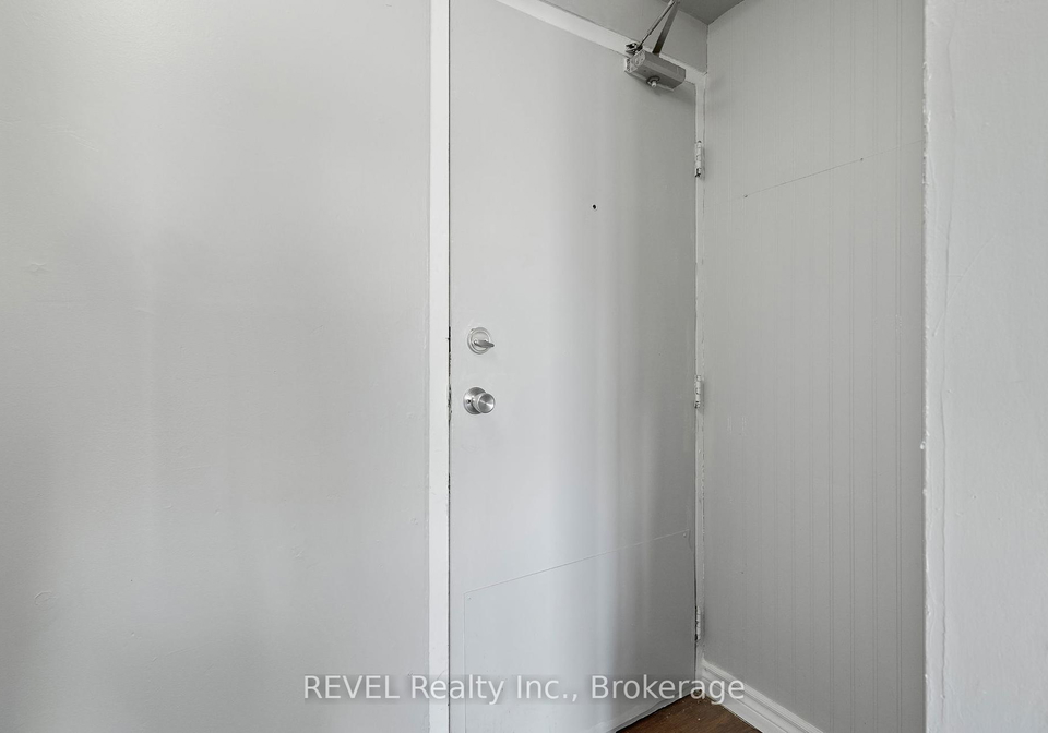 19-manchester-avenue-st-catharines-ontario-x12412111