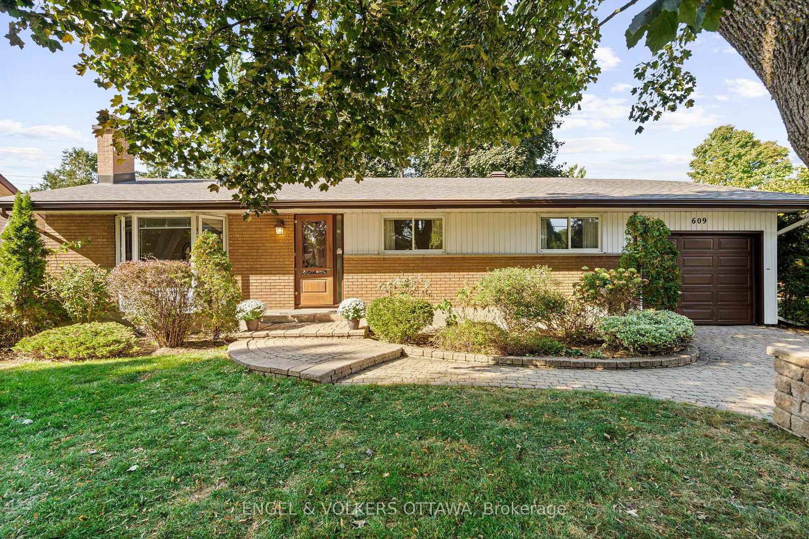 609-blanchard-crescent-ottawa-ontario-x12412176