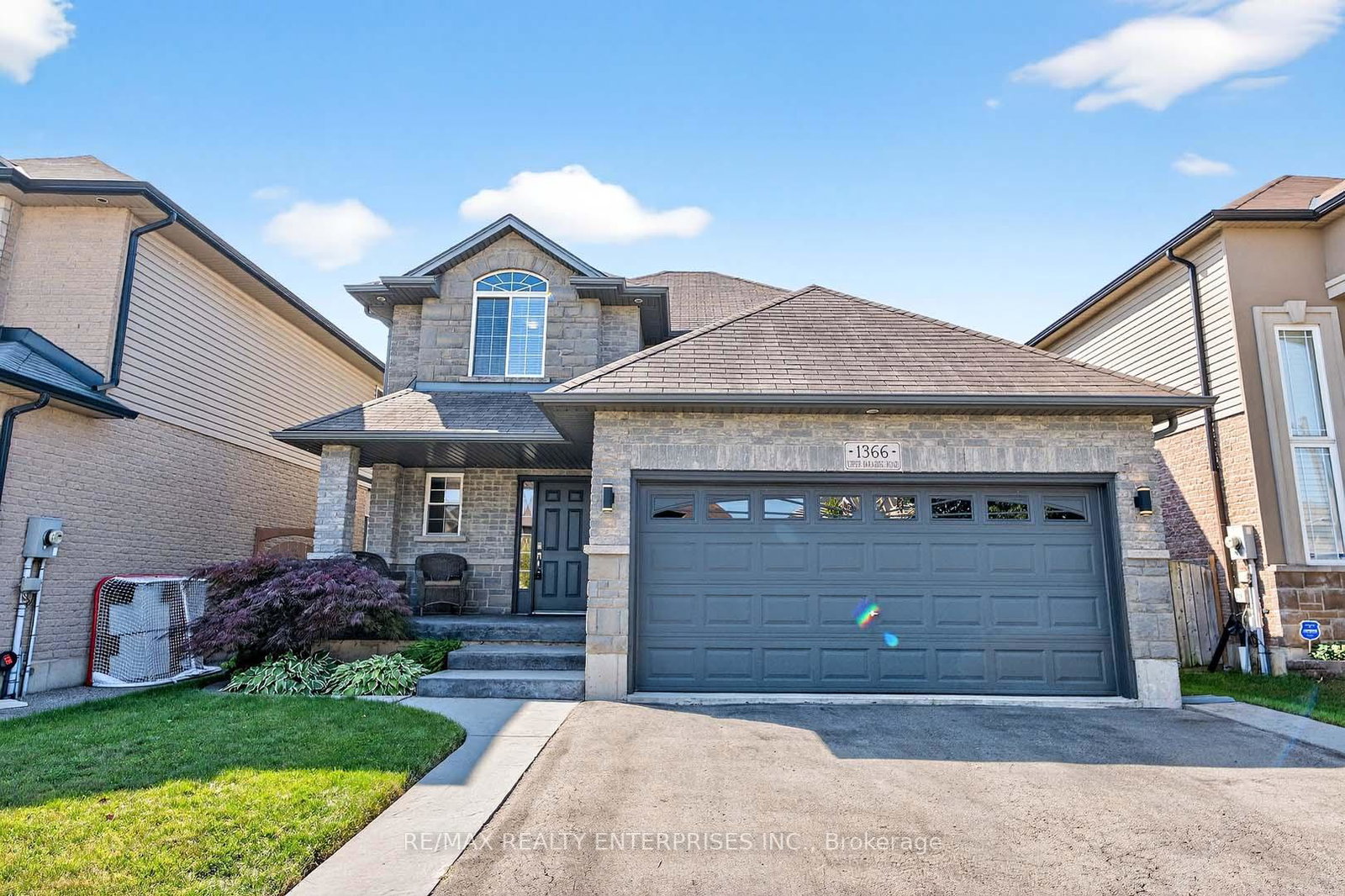 1366-upper-paradise-road-hamilton-ontario-x12412392