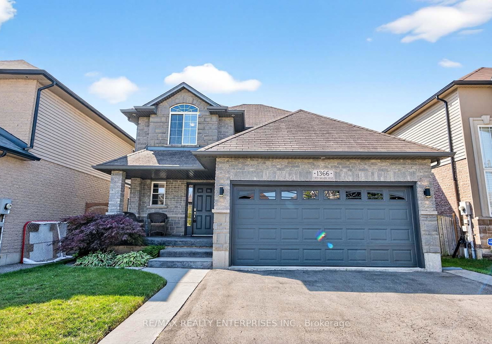 1366-upper-paradise-road-hamilton-ontario-x12412392