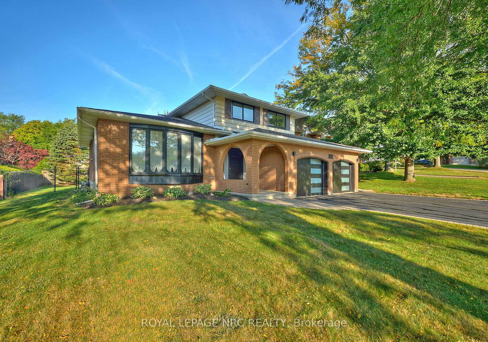10-willowdale-court-pelham-ontario-x12412429