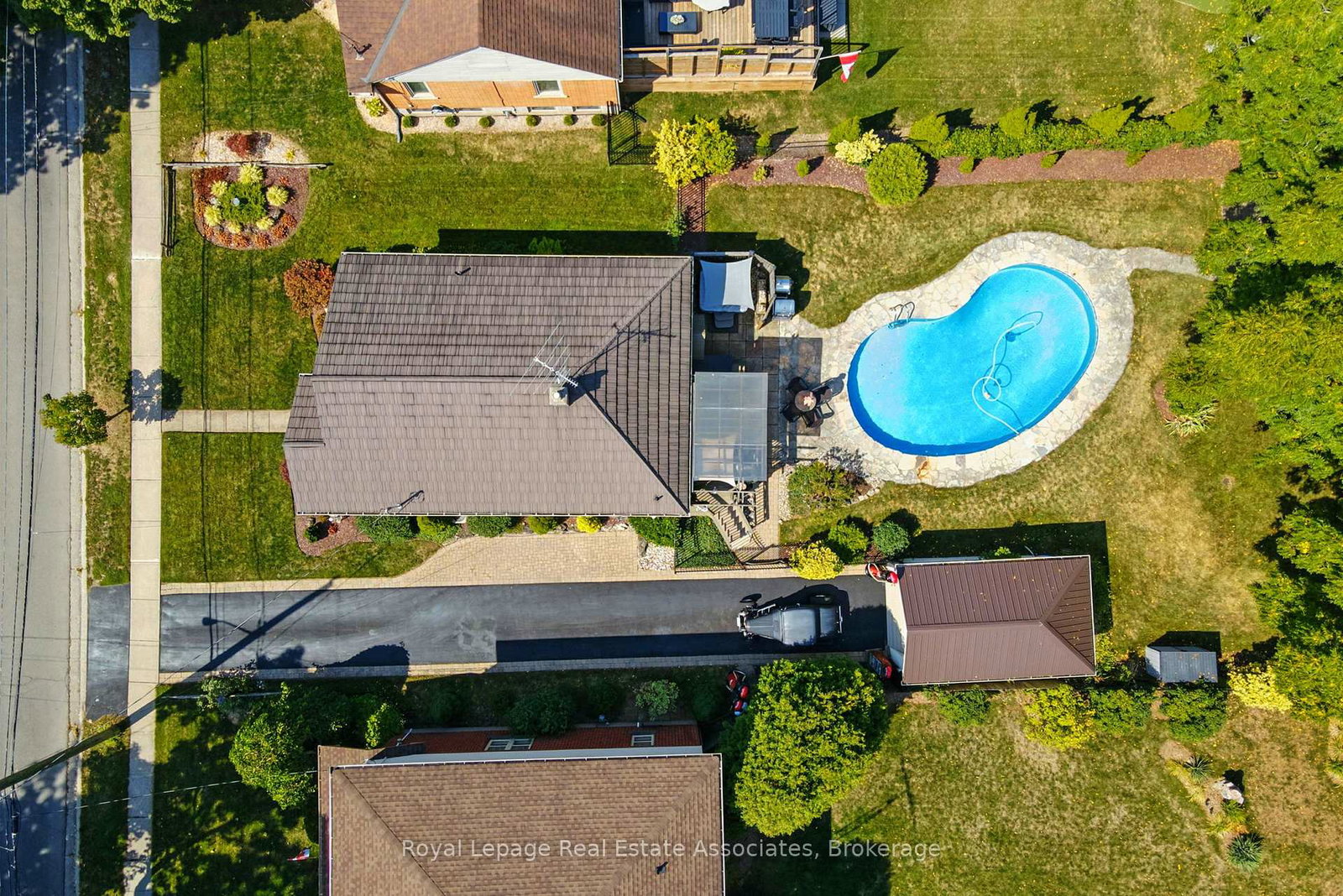 240-mill-street-n-hamilton-ontario-x12412546