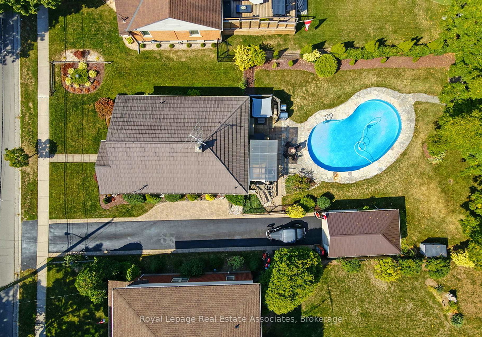 240-mill-street-n-hamilton-ontario-x12412546