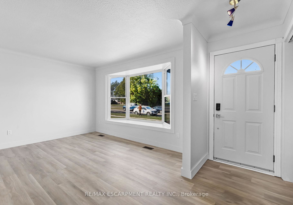 110-pinehurst-drive-welland-ontario-x12412596