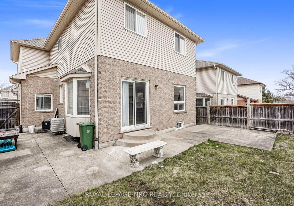 11-meadow-wood-crescent-hamilton-ontario-x12412861